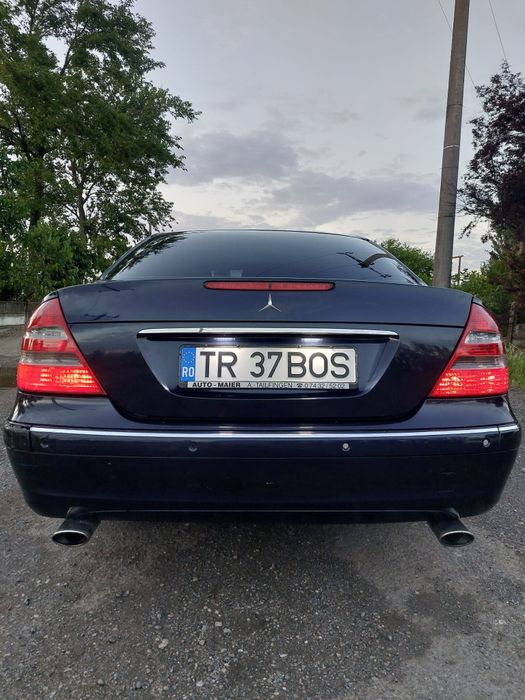 Mercedes E Class 2.6i Manual  2005