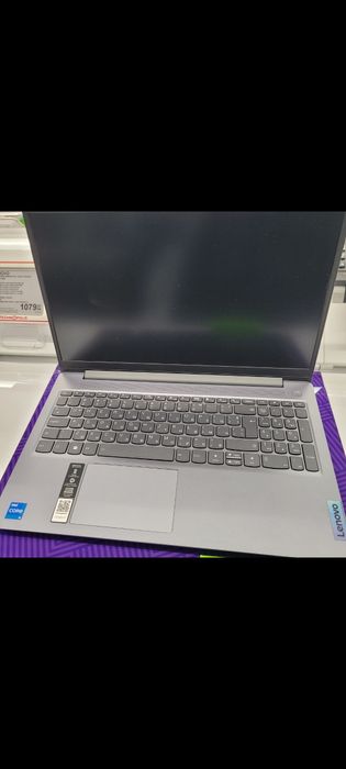 Продавам лаптоп самсунг