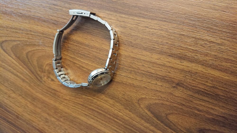 Ceas dama Casio,model finut!