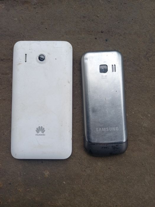 Стари неработещи телефони