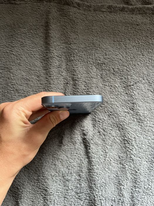 Iphone 14  blue