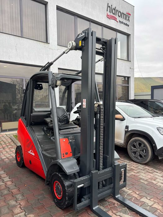 Stivuitor - Motostivuitor Linde H25T-01 TRIPLEX An fabricație: 2010