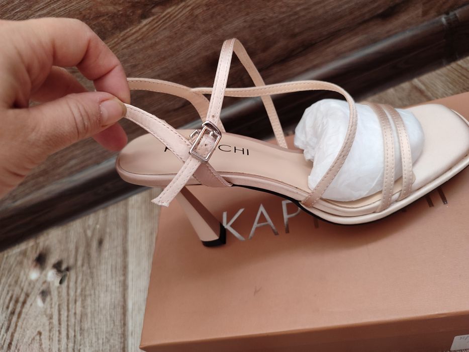 Продам женские туфли разные