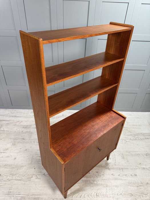 Винтидж библиотека - секция от 60-те Р264