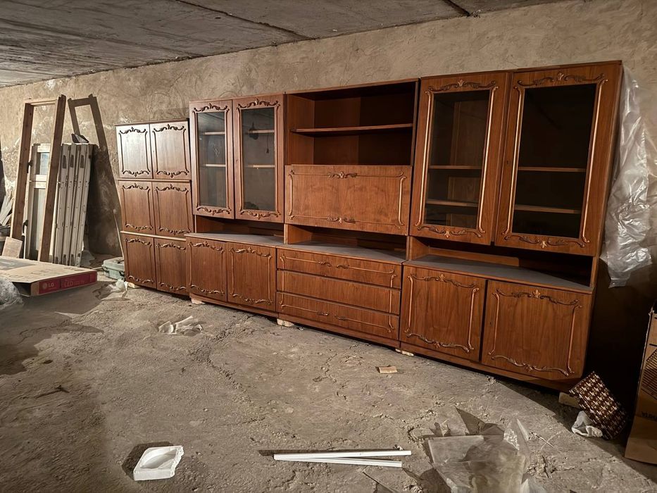 Продается гостинная мебель, состояние среднее, производство Россия