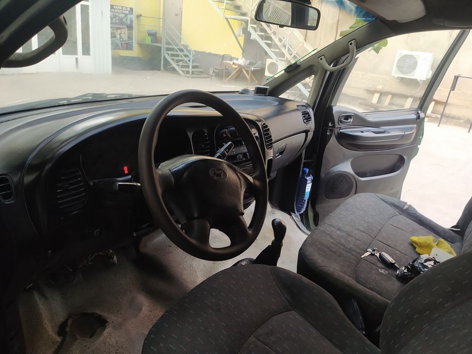 Продам Hyundai starex не спеша. Машина на уверенном ходу