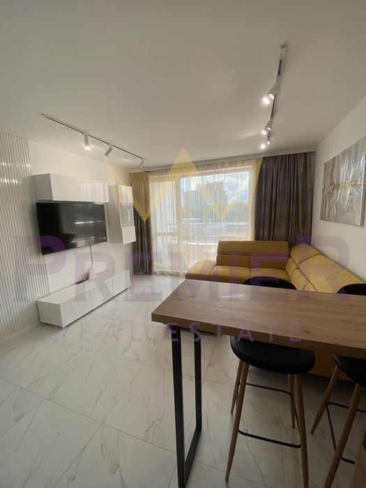 Двустаен апартамент, Колхозен пазар