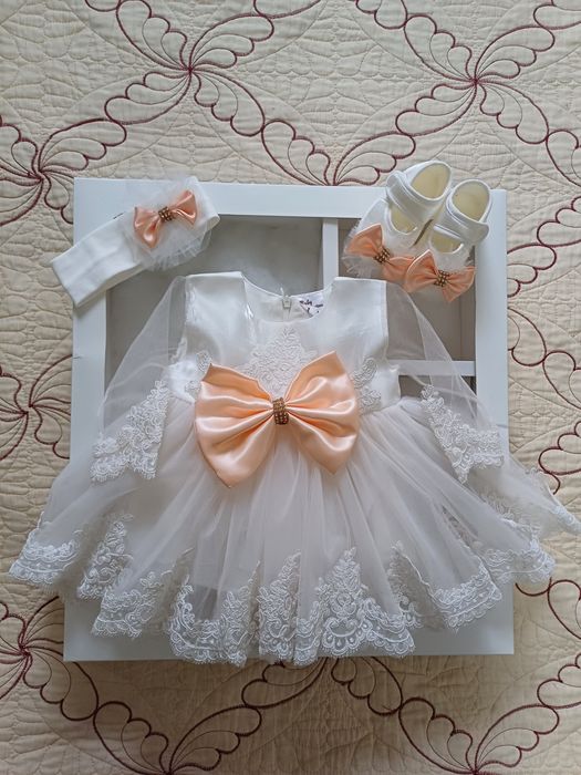 Продам комплект на выписку.