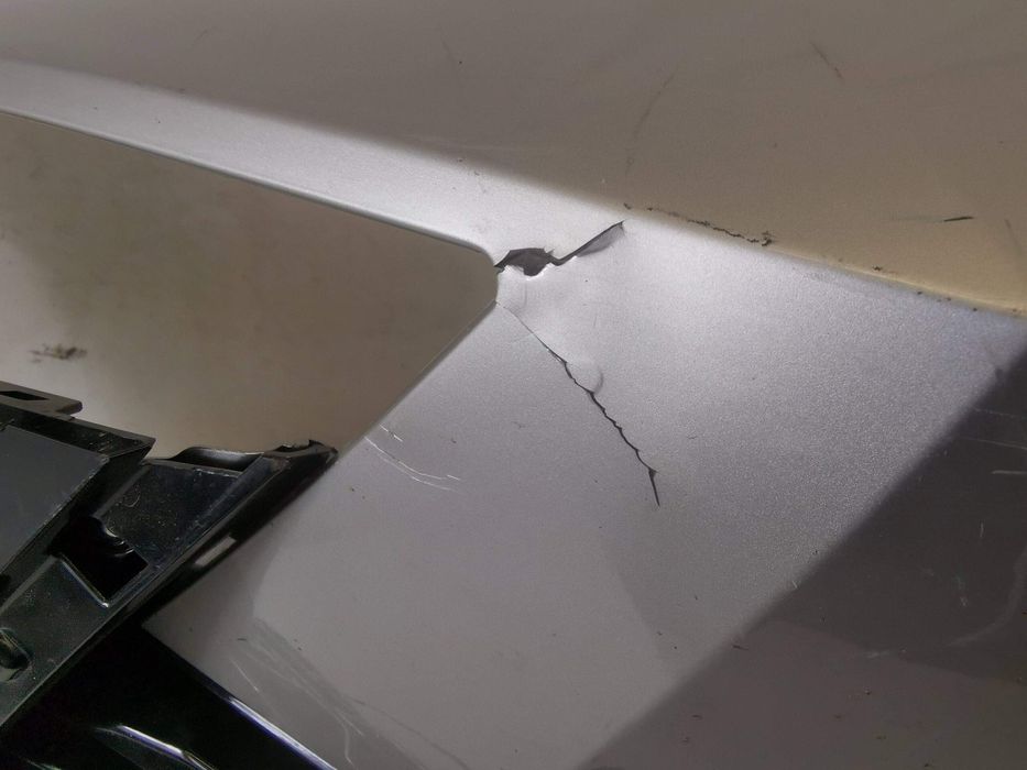 Предна броня Тойота С-ХР / Toyota C-HR 2 Оригинална, в добро състояние