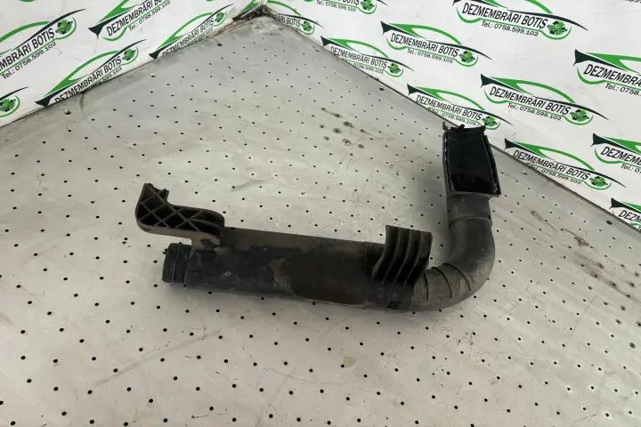 Tubulatura admisie aer Volkswagen VW Golf 2001 1.4 MT (75 hp)