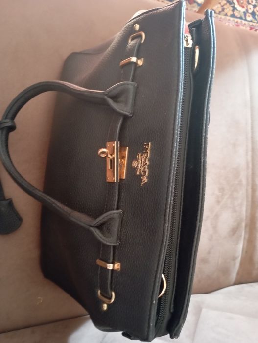 Нова дамска чанта от еко кожа закупена от Лисабон