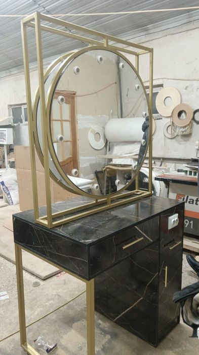 Зеркало для парикмахера