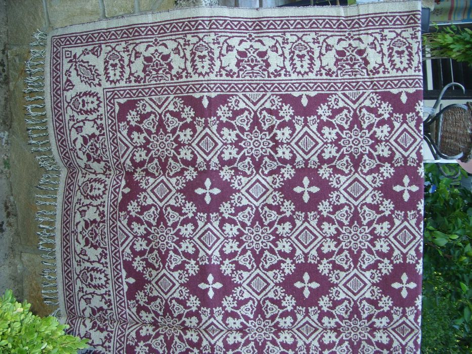 Жакардови, вълнени килими