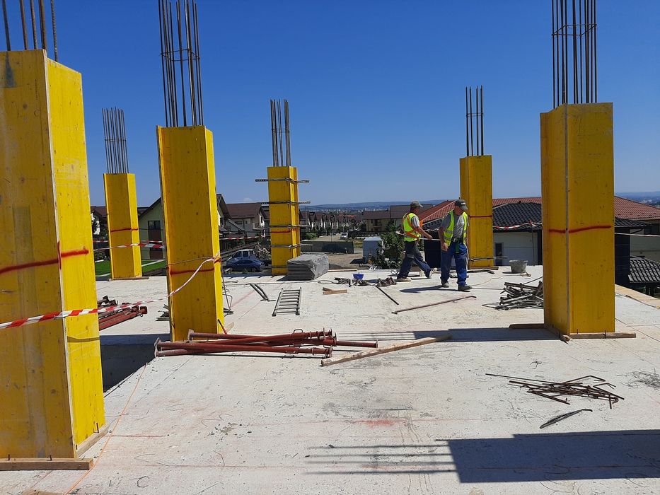 Constructii la rosu sau la cheie!