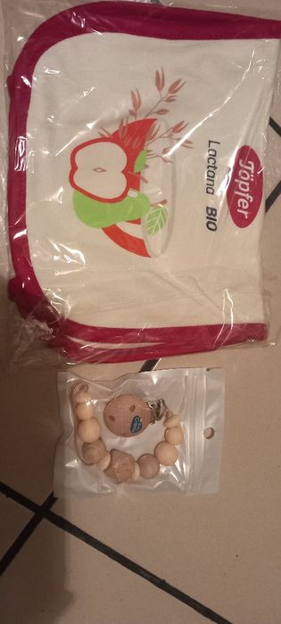 Нови козирка за баня,залъгалки за бебе,розово гумено хипопотамче и др.