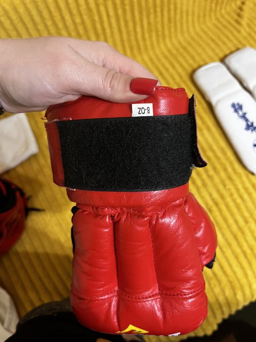 Шлем, перчатки, футы