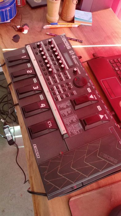 китарни ефекти boss