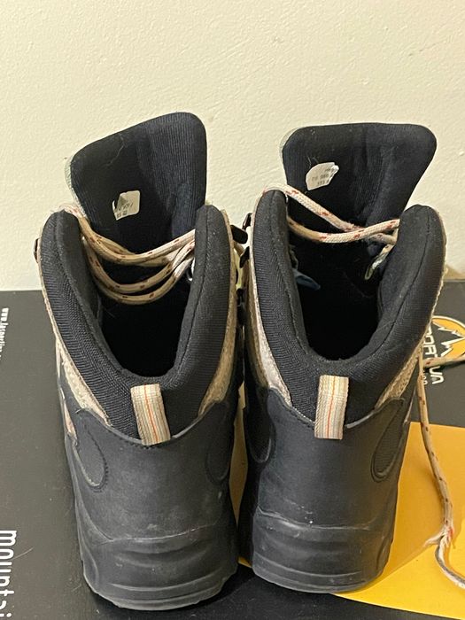 Norrona Hegge bocanci de iarna