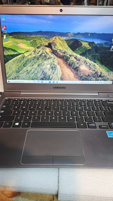 Samsung NP530U3C i5 8 gb memorie 120 gb ssd+24ssd