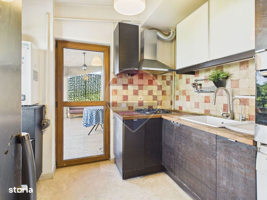 Apartament 5 camere de vanzare în zona Bucurestii Noi