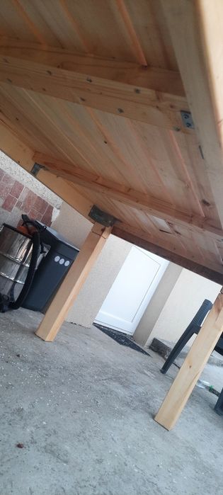 Масивна трапезна маса