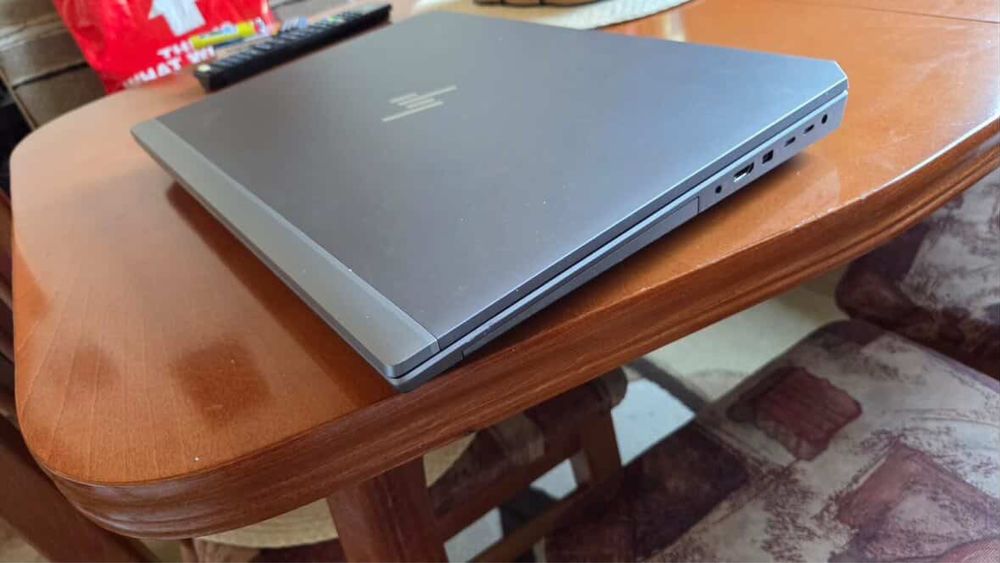 Мобилма станция HP zbook 17
