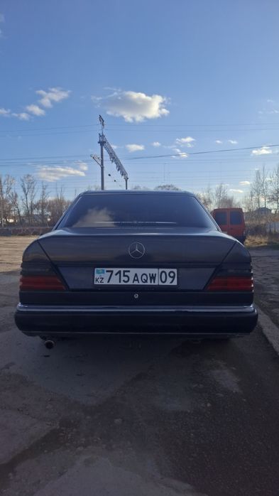 Mercedes 124 2.3