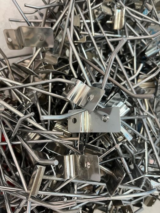 Полки и стеллажи для аксессуаров