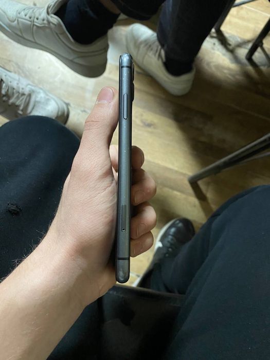 Iphone 11 128gb sotiladi