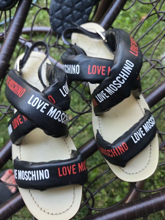 Moschino  сандали 37 номер малки са ми