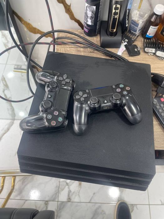 Plestation 4 pro YANGI ps4 pro  2 ta org  jostigi bilan hamma kabell