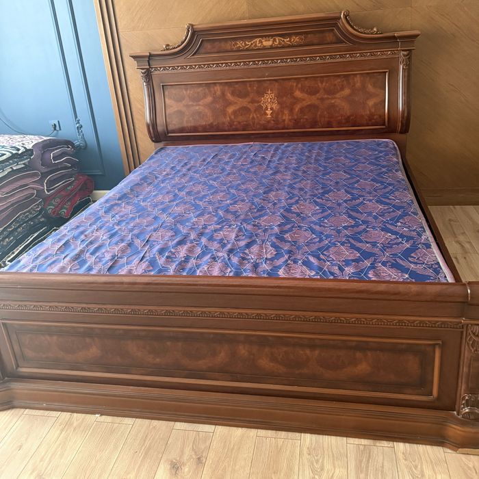 Спальный гарнитур сатылады