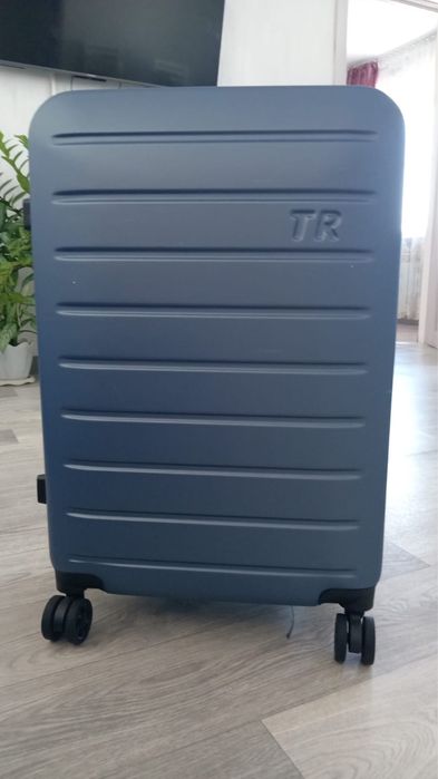 Продам чемодан..