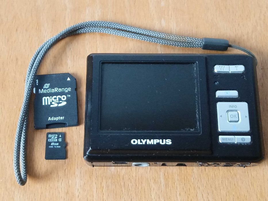 Фотоапарат OLYMPUS T-100