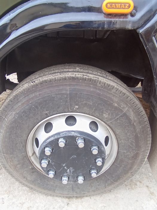 Kamaz sotiladi polniy qilgan tayor gazda