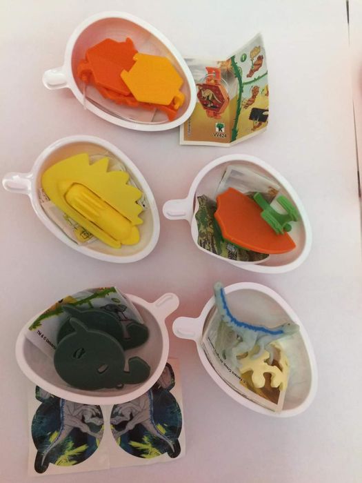 Colecții dinozauri Kinder Jurassic World Lot Mc. Donald's Puzzle