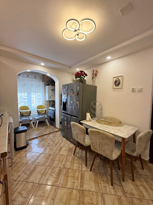 Vand apartament cu 2 camere in Cotul-Mic