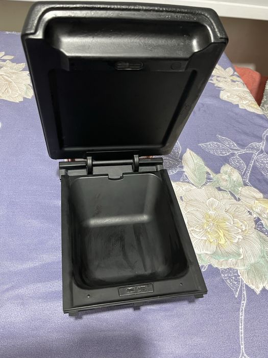 Бмв е39. Подлакотник