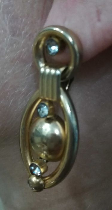 Обици от жълт метал с 3 циркония