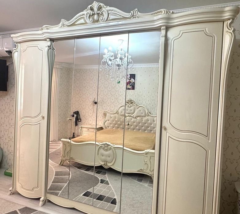 Продам спальный гарнитур