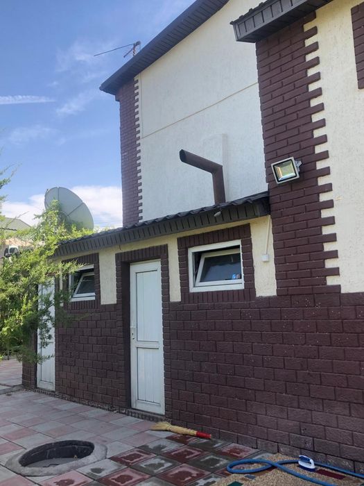 Дача два уровня кирпичная