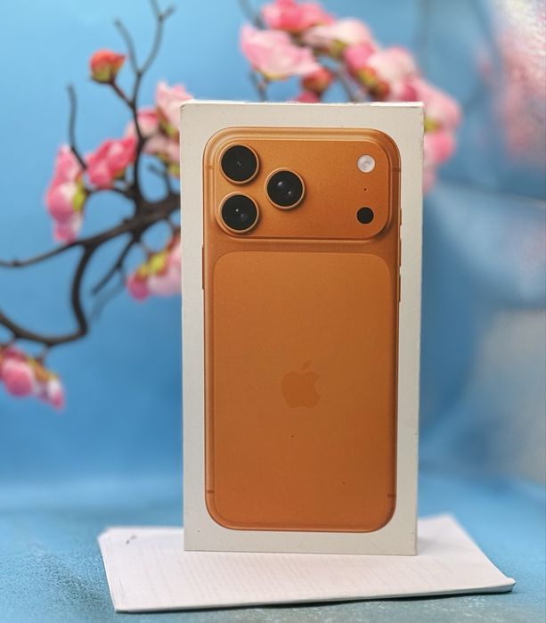НОВ! Apple iPhone 17 Pro Max, 256GB, 5G, Cosmic Orange + адаптер Apple