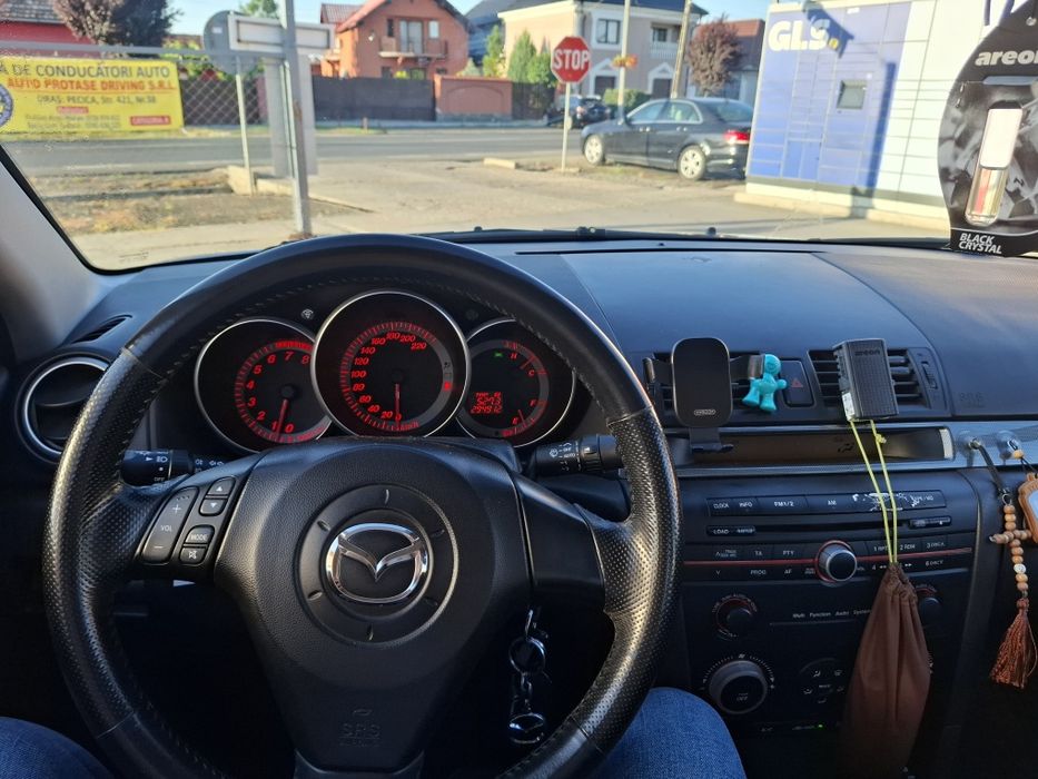 Mazda 3 berlină 2005