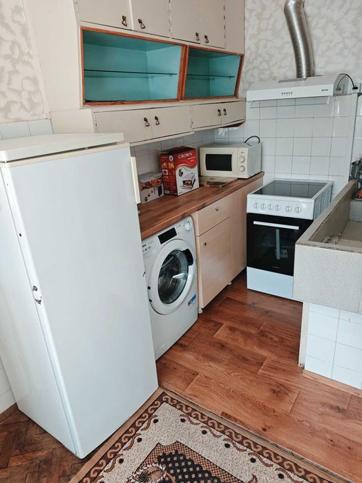 Дава се под наем Четиристаен апартамент в Варна, Лятно кино Тракия - 110 кв.м за 459 € - Снимка #1