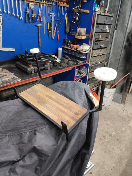 Полка держатель для мото шлемов