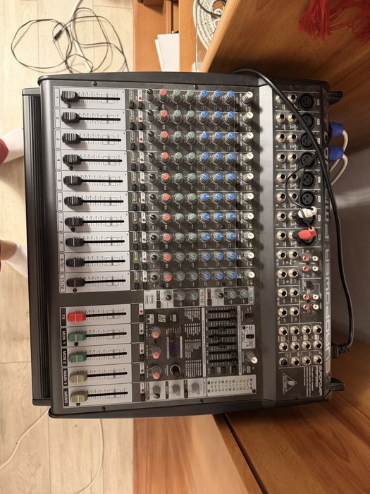 sistem audio complet - 2 BOXE + MIXER AMPLIFICAT