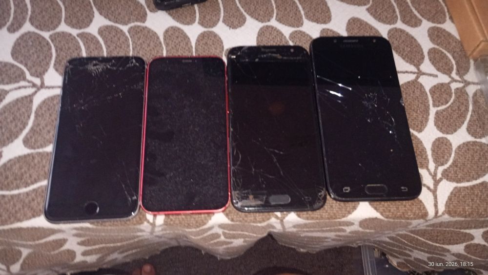 Lot telefoane Samsung/iPhone cititi descrierea