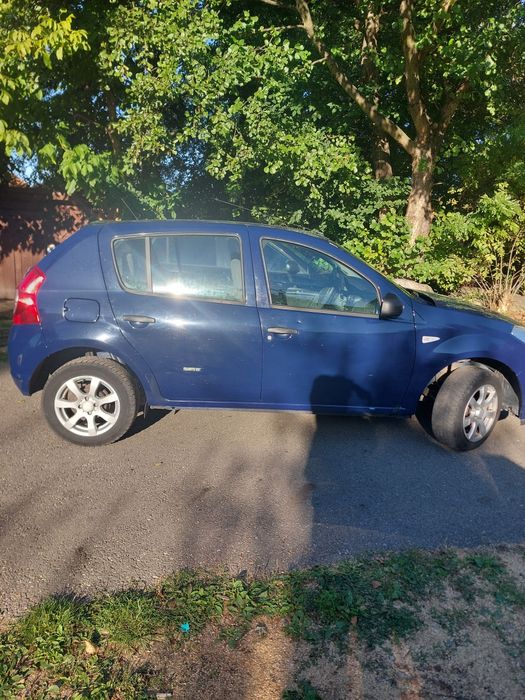 Vând Dacia Sandero