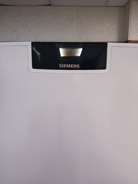 XXL огромен вертикален фризер Сименс Siemens  с две години гаранция!