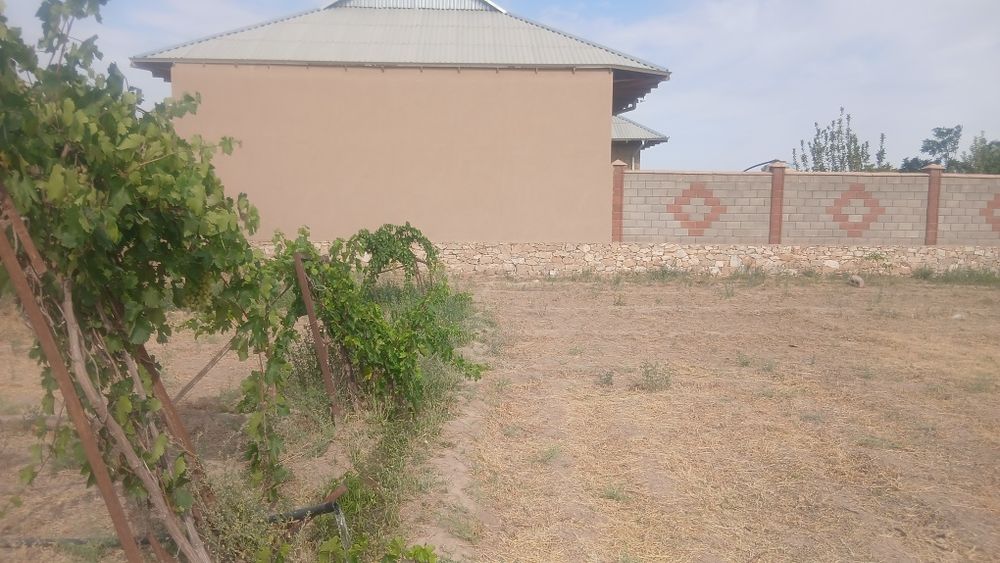 Yer uchastka sotiladi